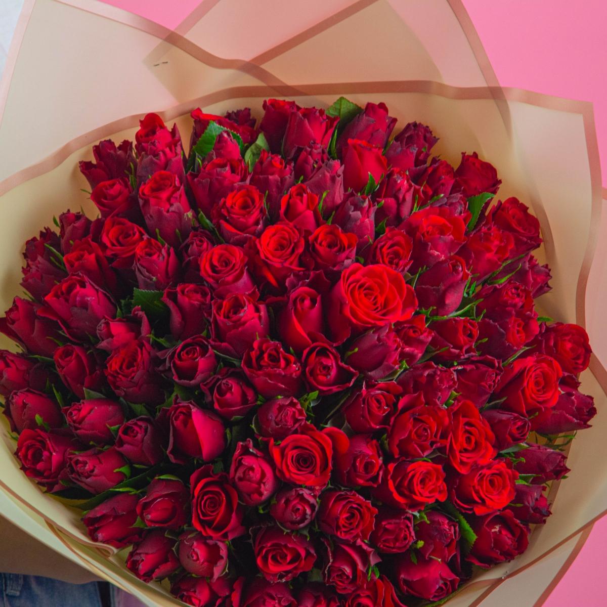 Розы красные 101 шт из Кении