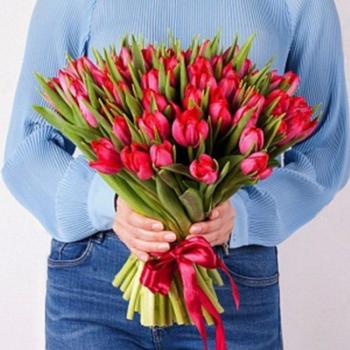 Тюльпаны красные 51 шт код товара  31356nv